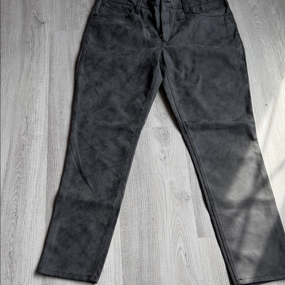 Express Gray Faux Suede Straight Leg Pants Size 10R NWOT. CAJA # 1